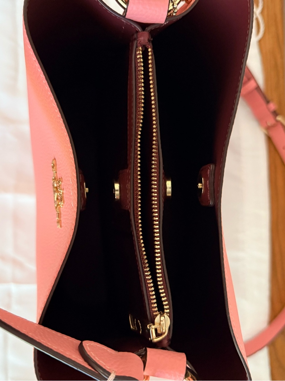 Coach Town Bucket bag in Bubblegum pink! - Picture 7 of 9
